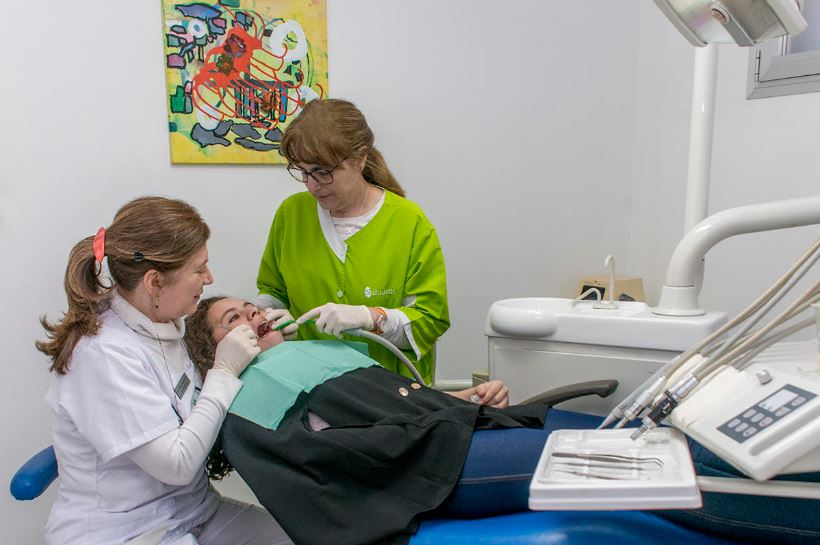 Prótesis dental en Carabanchel - cuidado dental