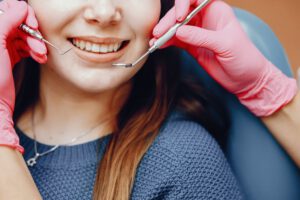 Dentista en Carabanchel - Guantes