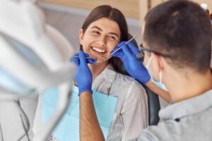 Dentista en Carabanchel - Guantes