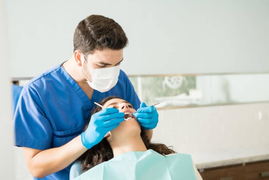 Clínica dental en Carabanchel - Dentista